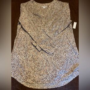 Women’s NWT Cheetah Cream, Orange and Black Long Sleeve Button Down Shirt Size M